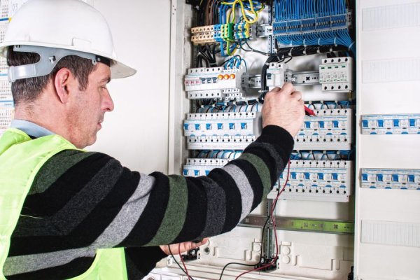Vezirköprü 7/24 Elektrikçi – Günün Her Saati Yanınızdayız