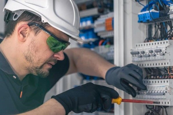 Ayvacık 7/24 Elektrikçi – Her Saat Ulaşabileceğiniz Elektrik Servisi