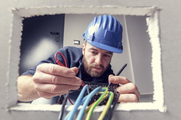 Ladik Elektrik Ustası – Güvenli ve Hızlı Müdahale
