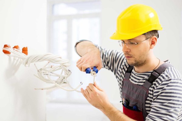 Yakakent Nöbetçi Elektrikçi – Acil Müdahale ve Güvenilir Hizmet